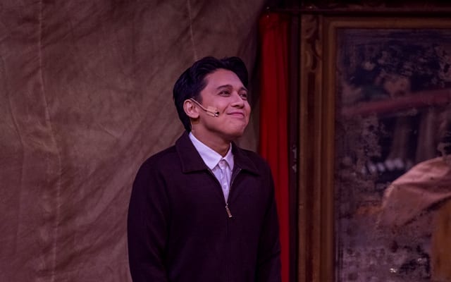 Tim Pavino looking innocent as Buddy in Side Show. Photo courtesy of The Sandbox Collective